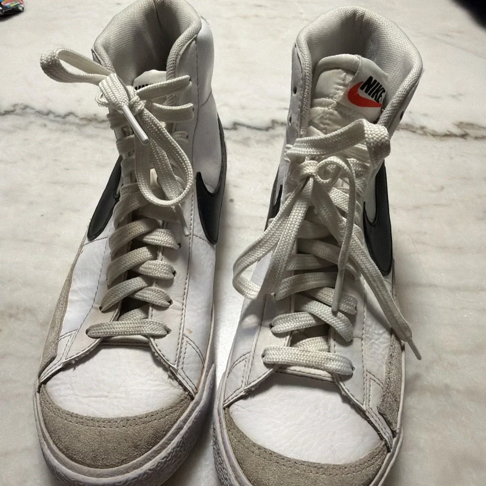 Nike Blazer Mid 77 White Black GS Sneakers DA4086-100 Size 7Y